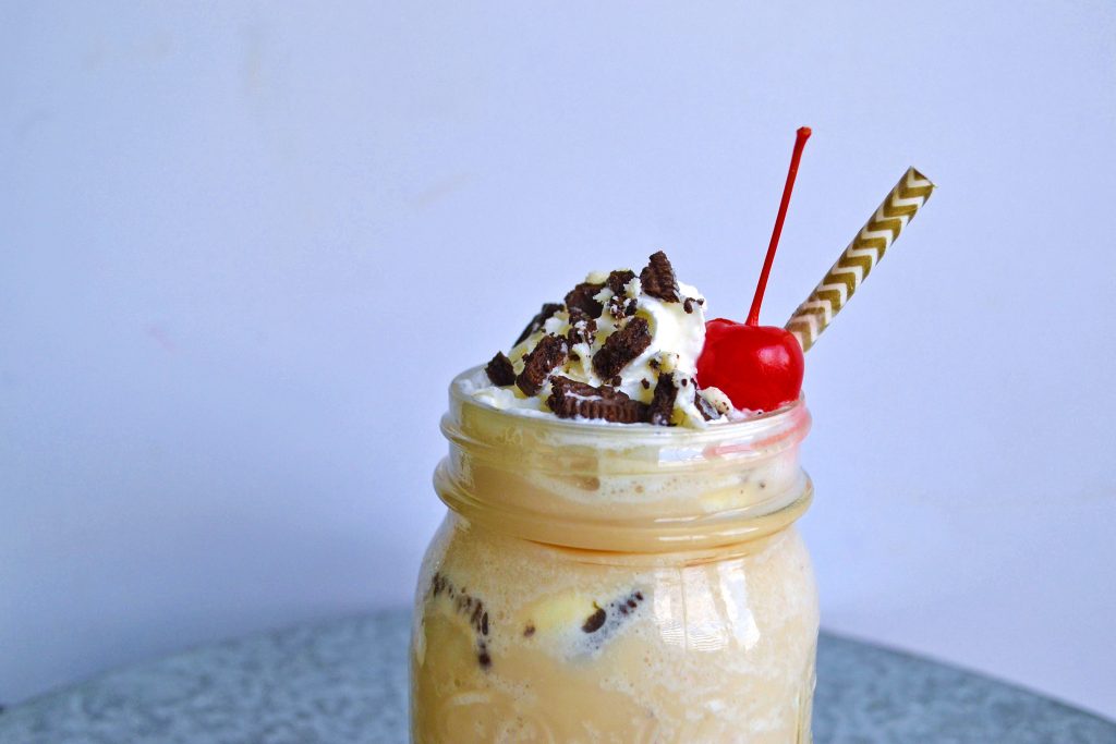 healthy oreo milkshake