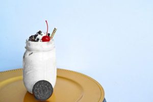 healthy oreo milkshake