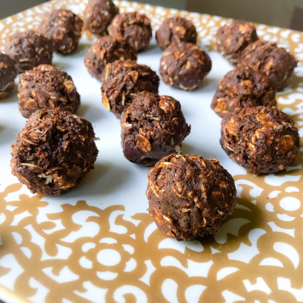 chocolate protein bites